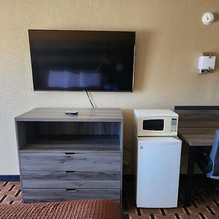 Super 7 Inn Midland Ngoại thất bức ảnh